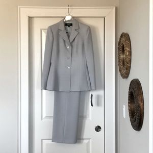 Jones Wear Blue Gray Women’s Business Suit
